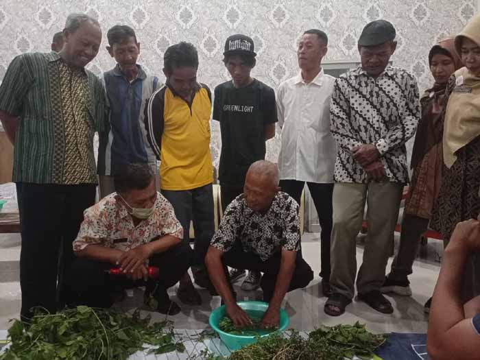 Kelompok Tani Dilatih Memproduksi Biosaka