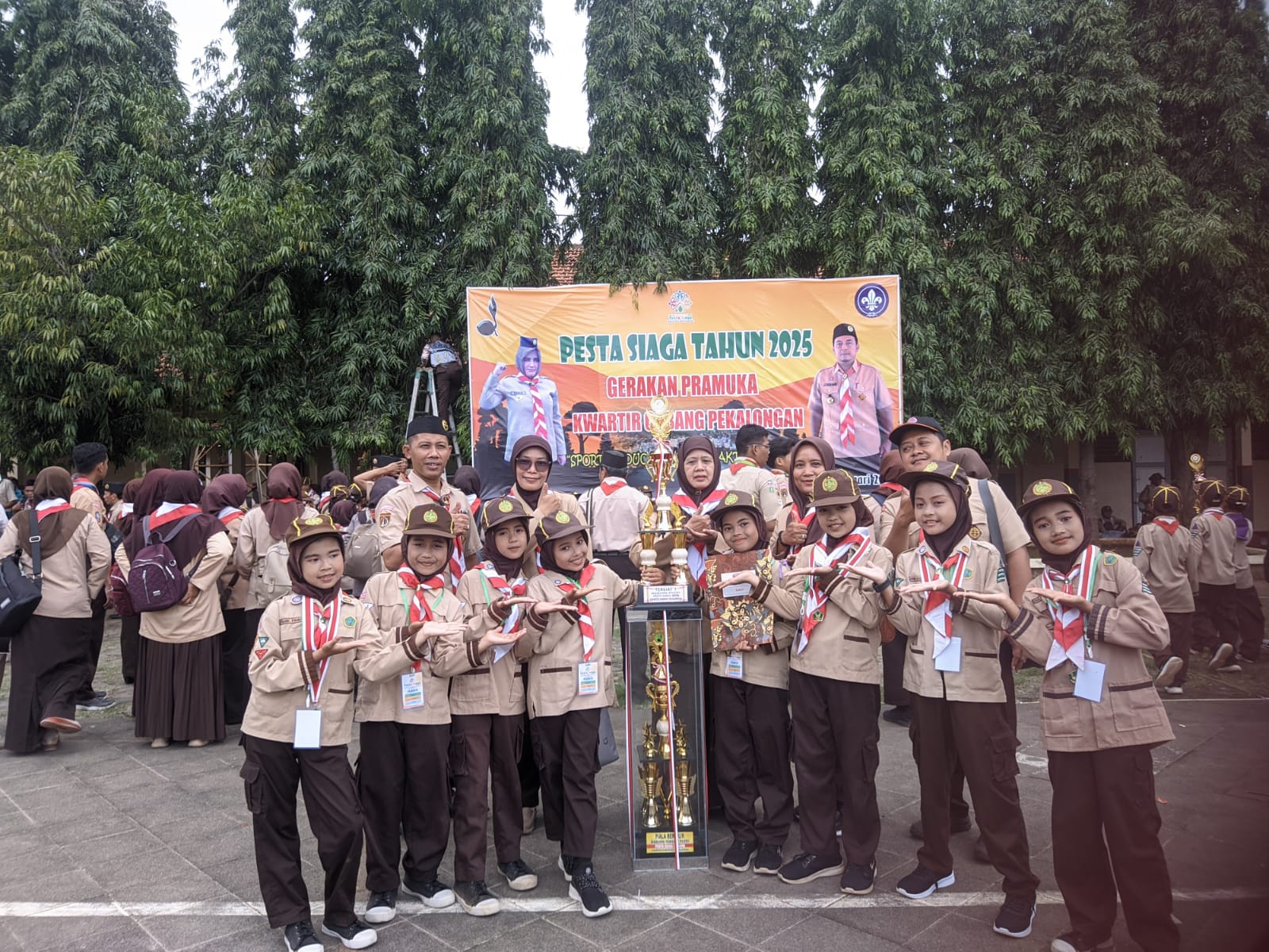 MI Salafiyah Karanganyar Tirto Juara Tergiat Putri 1 di Pesta Siaga Kwarcab Kabupaten Pekalongan