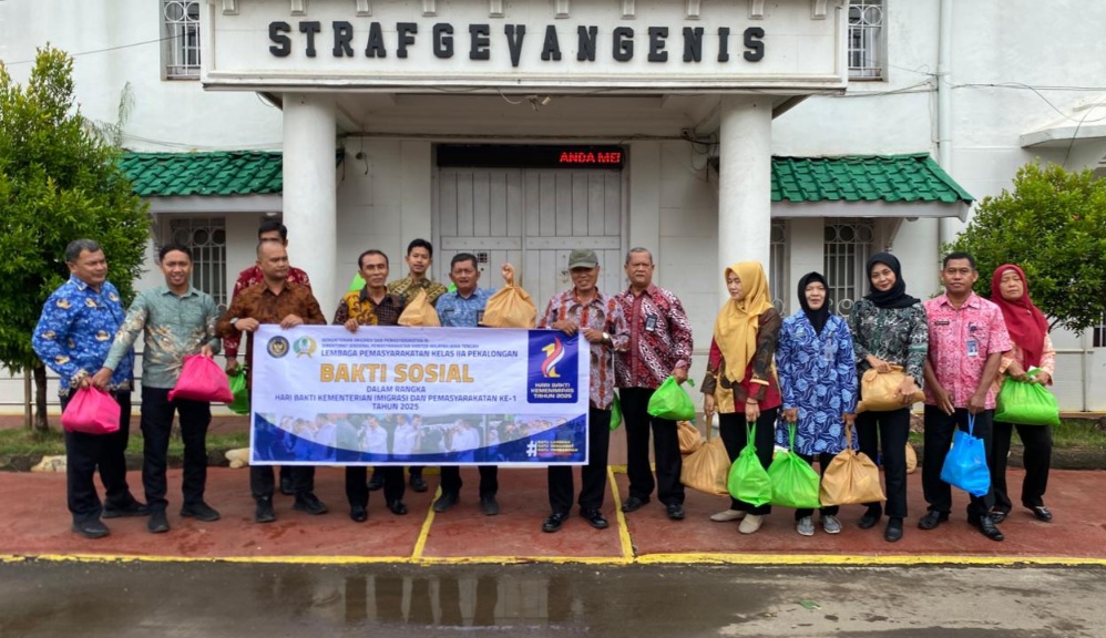 Lapas Pekalongan Gelar Bakti Sosial dalam Rangka Hari Bakti Kemenimipas ke-1 Tahun 2025