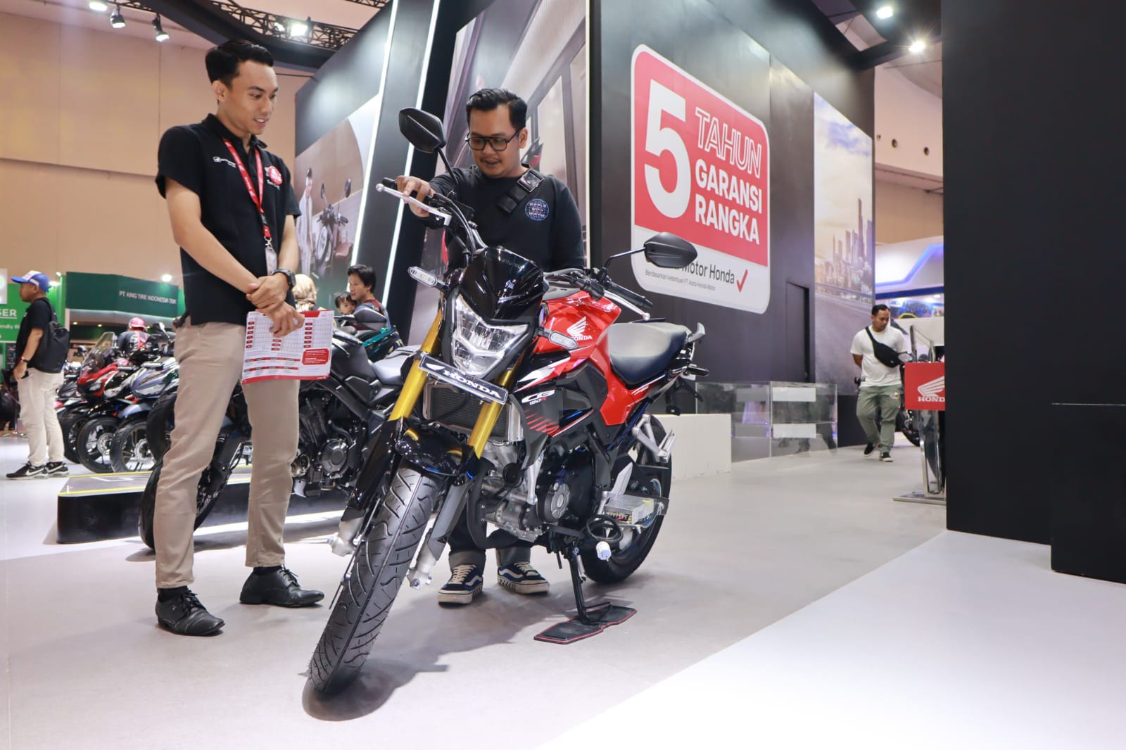 Satu Hati Penuh Arti, Kebersamaan Astra Honda bareng Konsumen di IMOS+ 2023