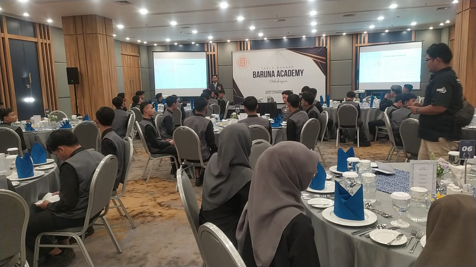 Puluhan Orang Diberikan Pelatihan Table Manner untuk Bekal Ilmu Bekerja di Kapal Pesiar dan Perhotelan