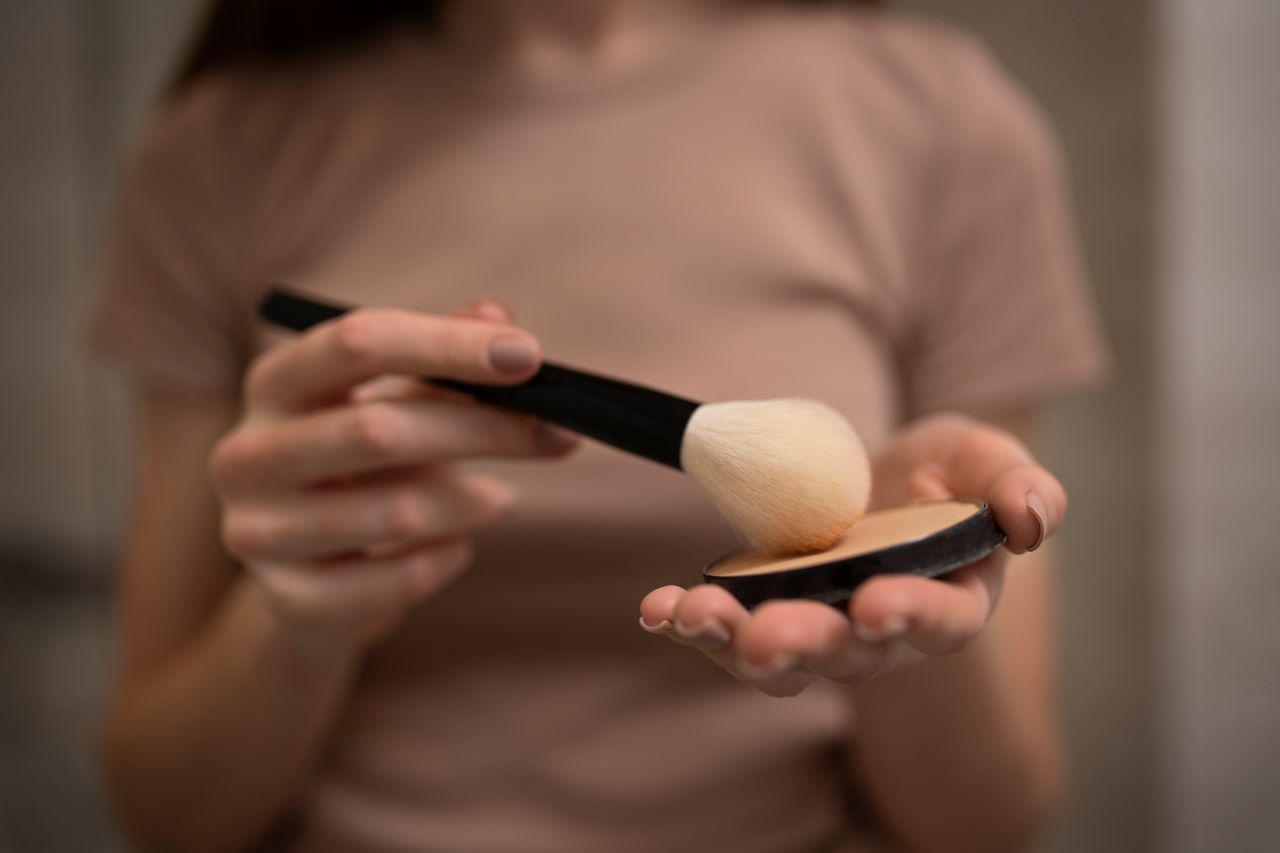 4 Merk Bedak yang Semakin Berkeringat Semakin Flawless Terbaru, Hasil Make up Tahan Lama Hingga 12 Jam