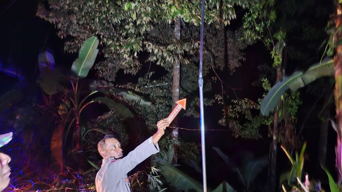 Rapikan Kabel WiFi di Malam Hari, 2 Pemuda di Pekalongan Tersengat Listrik Tegangan Tinggi