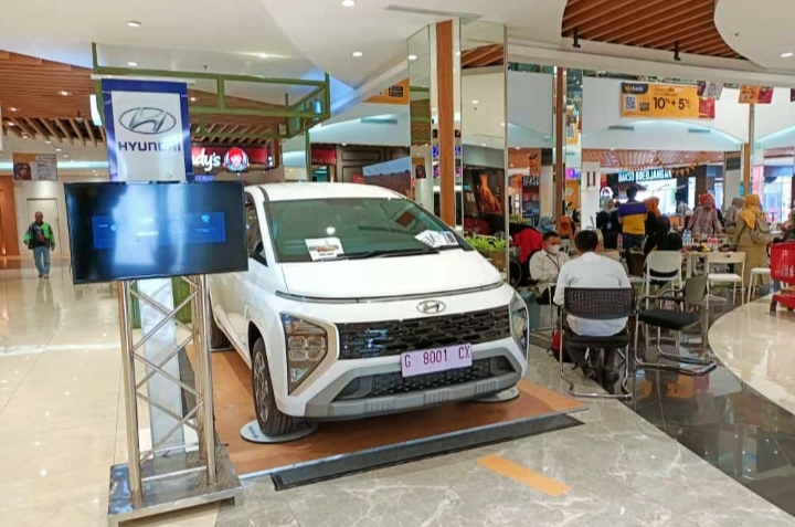 Hyundai Pemerkan Mobil Terbaiknya di Transmart Pekalongan