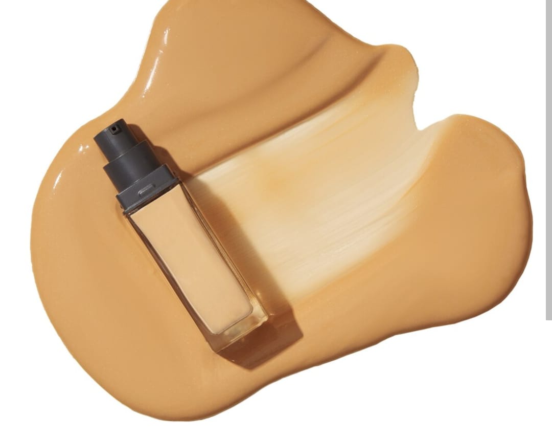 2 Foundation yang Bagus dan Glowing Terbaik, Wajah Bebas Flek Hitam dan kerutan Dalam Sekali Poles!