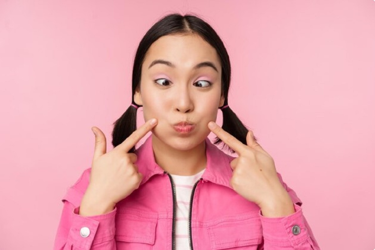 6 Gerakan Senam Wajah untuk Mengencangkan Kulit! Terbukti Bikin Kamu Terlihat Awet Muda!