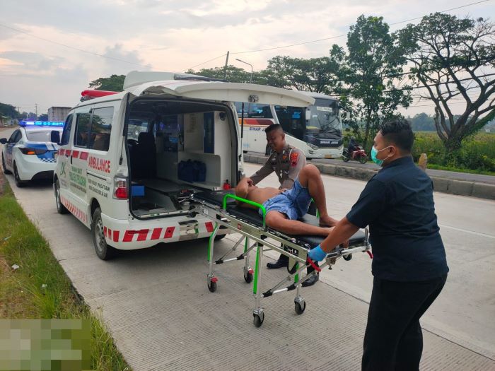 Sopir Tertidur Tak Wajar di Dalam Truk, Sempat Dikira Meninggal Oleh Patroli Satlantas Polres Pekalongan