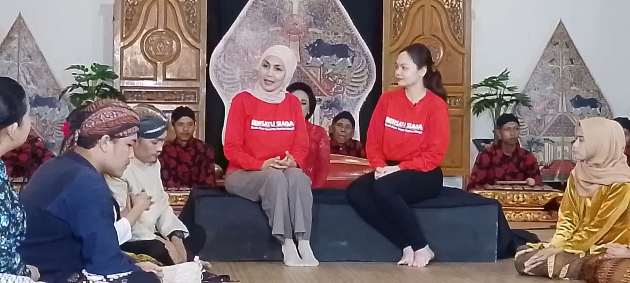 Hadapi Darurat Sampah, Bupati Kendal Tampil di Seni Pertunjukan Rakyat Gaungkan Pentingnya Pilah Sampah!