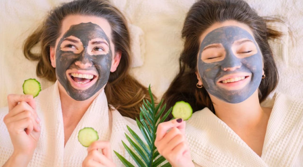 DIY Masker yang Melembapkan, Atasi Kulit Kering Pakai 3 Bahan Berikut