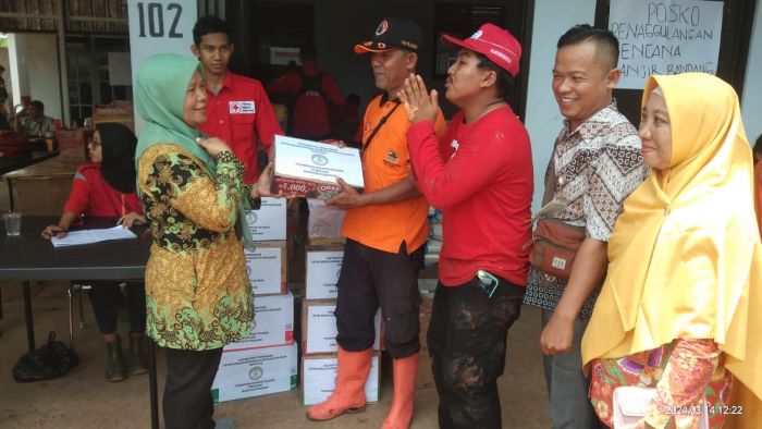 Peduli Korban Banjir Bandang Wangandowo, DPD Perhiptani Kabupaten Pekalongan Salurkan Bantuan