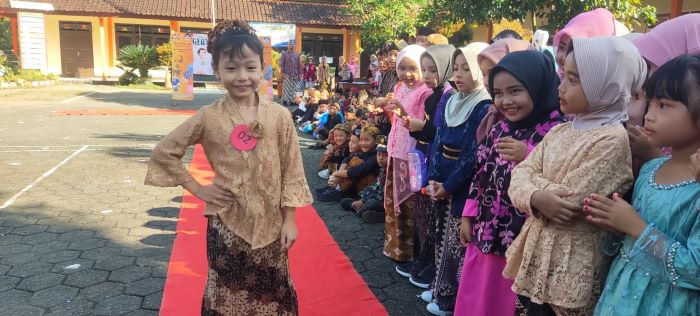 Serunya Festival Budaya di SDN 02 Pekiringan Alit, Ada Fashion Show hingga Pawai Budaya