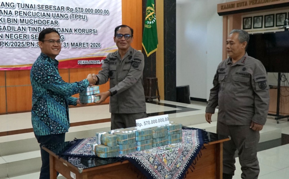 Kejari Kota Pekalongan Eksekusi Uang Rp570 Juta Terkait Kasus TPPU Oknum Pegawai Bank BUMN