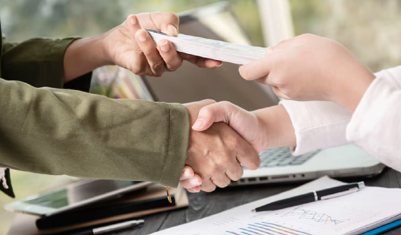 Kredit di BCA, Emang Bisa? Simak Penjelasannya!