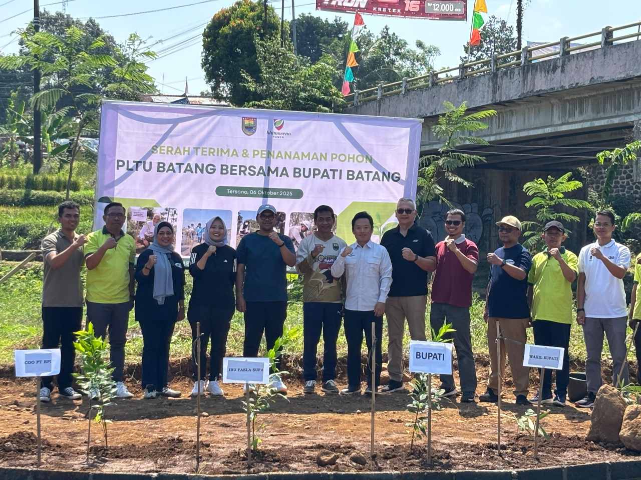 Dukung Batang sebagai Clean Industrial City, Bhimasena Power Tanam Ratusan Pohon Bersama Pemkab Batang