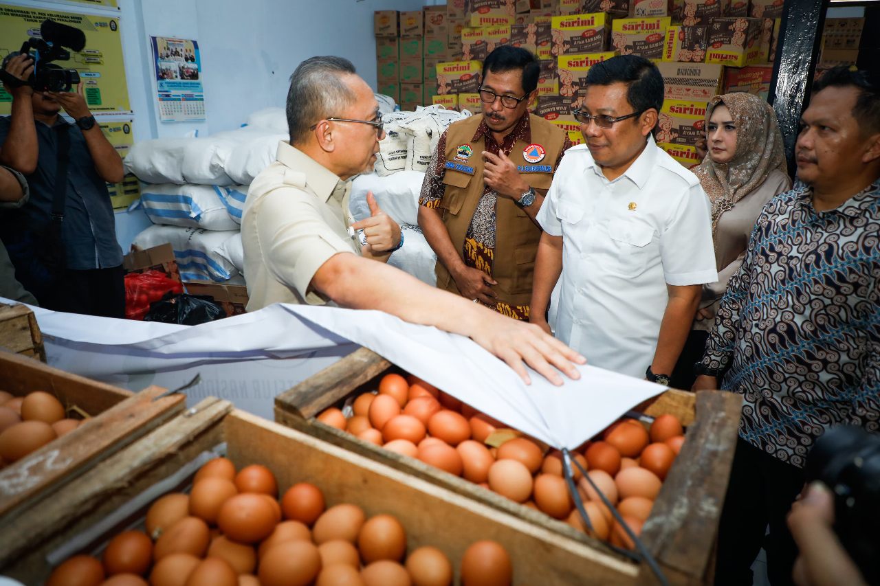 Kolaborasi Pemprov Jateng, Kemenko Pangan, dan Bapanas Salurkan Bahan Pangan untuk Korban Banjir Pekalongan