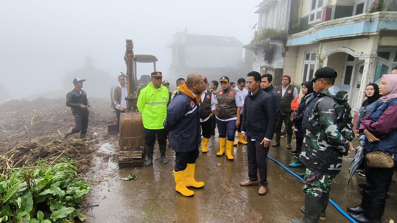 Longsor di Desa Pranten Rusak Belasan Rumah, Bupati Batang Siapkan Relokasi Warga