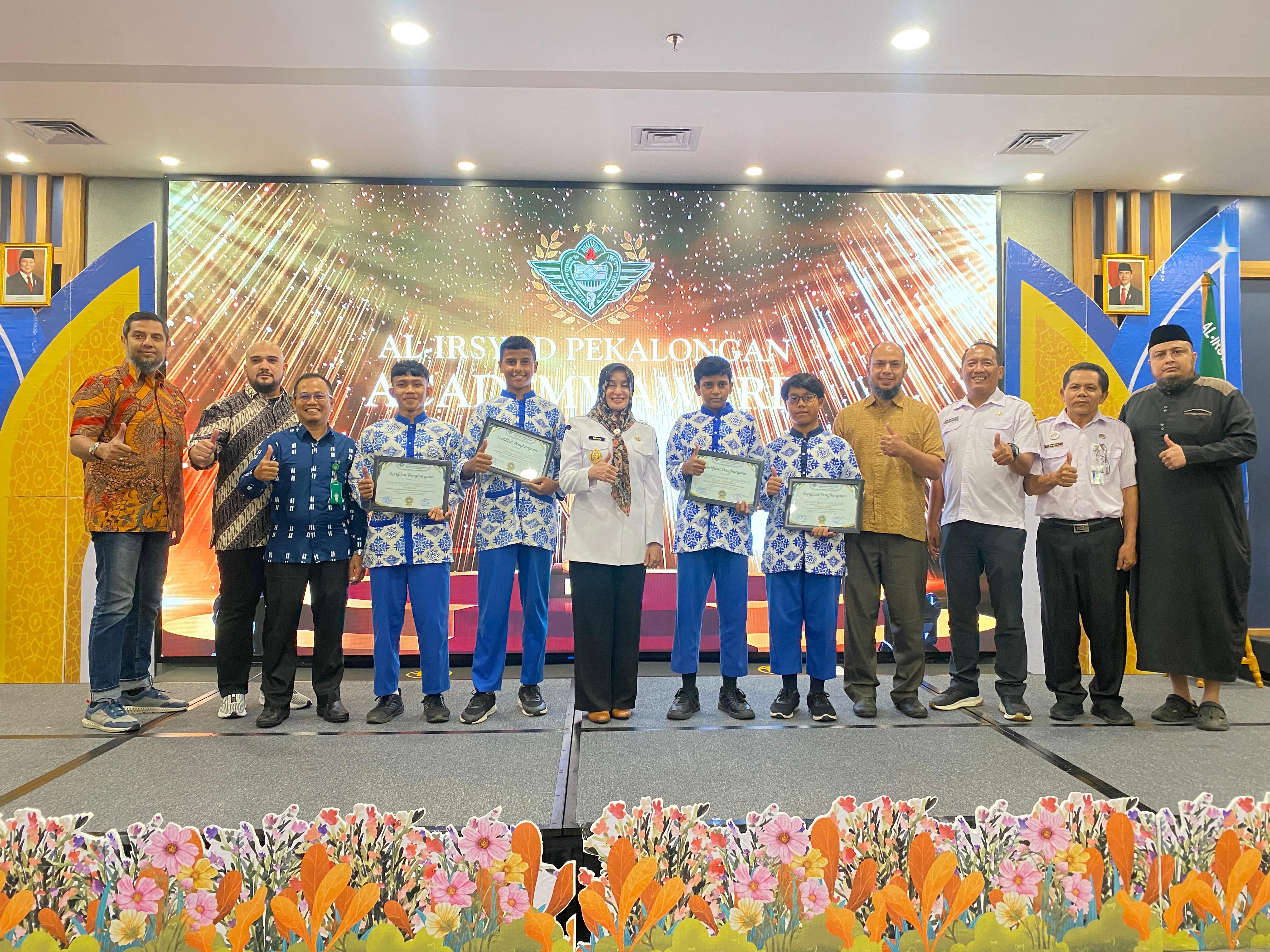 Perguruan Al Irsyad Pekalongan Gelar Akademi Award Perdana, Apresiasi 59 Murid dan 27 Guru Berprestasi