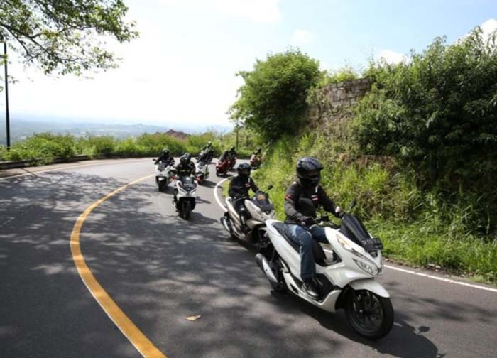 Simak Ini, Tips Naik Motor Matic Di Jalan Turunan, Biar Rem Tidak Blong