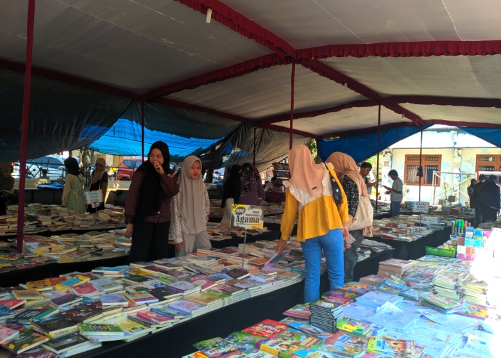 Jual hingga Ribuan Buku, Bazar Buku Murah Kajen Jadi Buruan