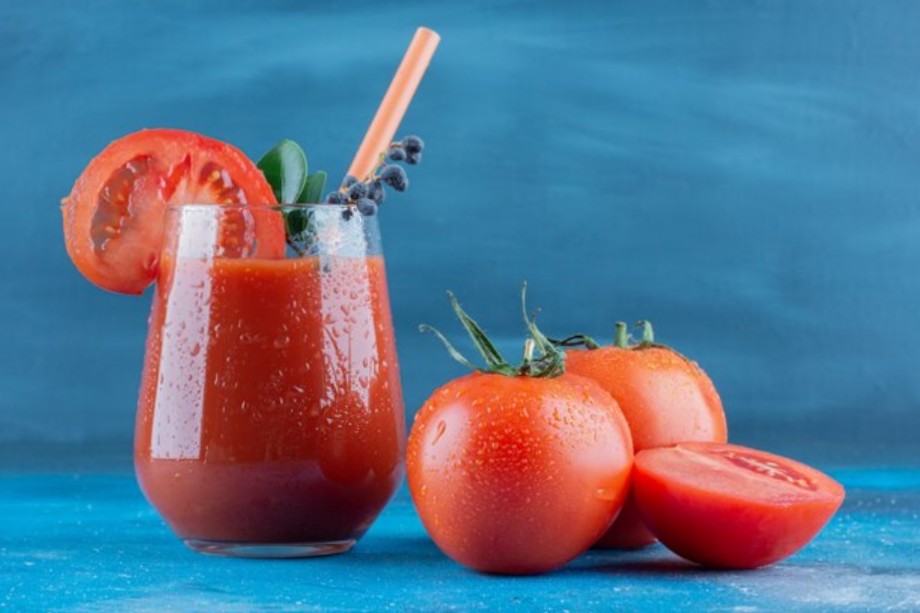 8 Manfaat Luar Biasa Jus Tomat untuk Tubuh agar Tetap Sehat di Masa Tua