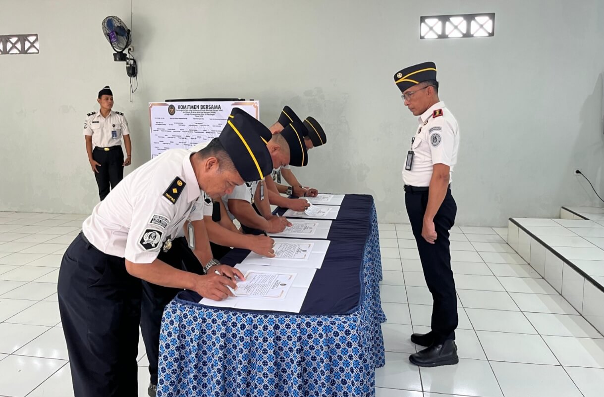 Perkuat Integritas Pegawai, Lapas Pekalongan Gelar Penandatanganan Komitmen Bersama dan Pakta Integritas
