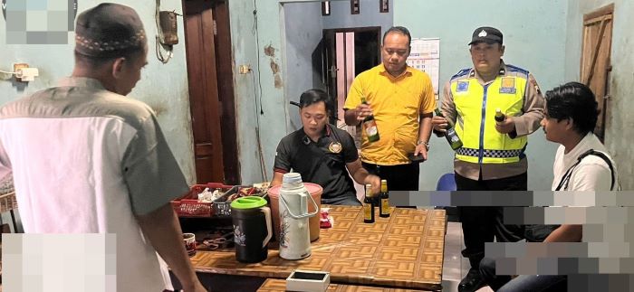 Warung Swike di Kedungwuni Jual Miras di Ramadhan 2026