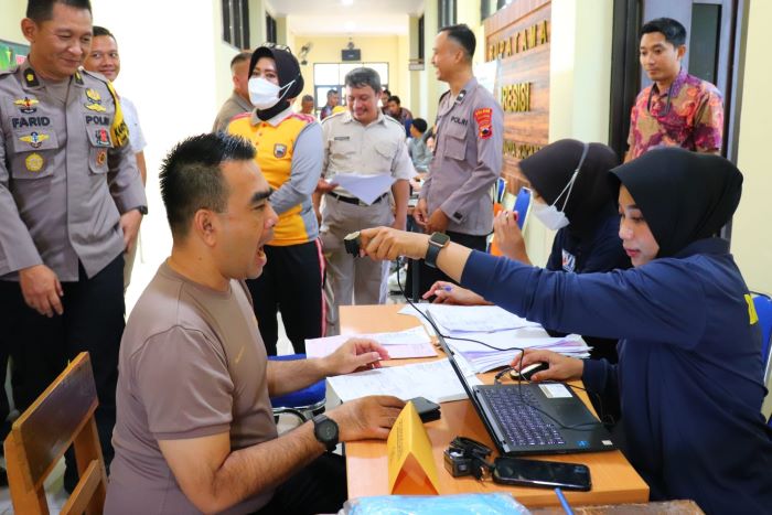 Tim Dokkes Polres Pekalongan Gelar Pemeriksaan Kesehatan Berkala kepada Anggota Polri
