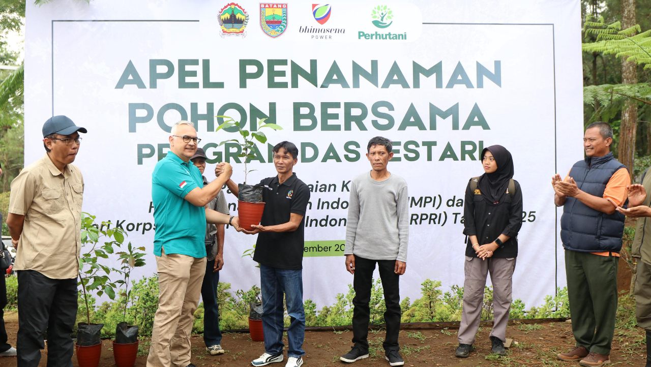 Peringati HMPI dan Hari KORPRI 2025 dengan Penanaman 500 Pohon di Desa Tombo untuk Pulihkan Daerah Hulu Batang