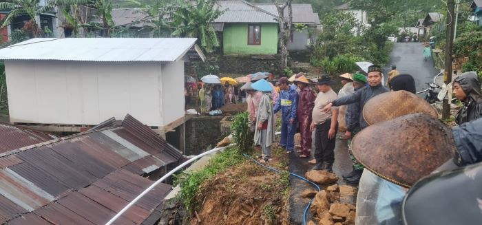 Turap Jalan Longsor, 3 Rumah di Petungkriyono Rusak, Ini Langkah Tim Kampung Siaga Bencana