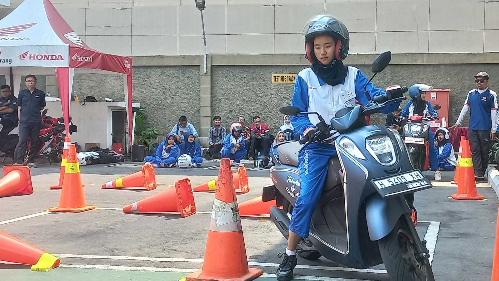Uji Skill Pelajar SMK Binaan Honda Jateng Jelang Astra Honda Safety Riding Instructors Competition 2024