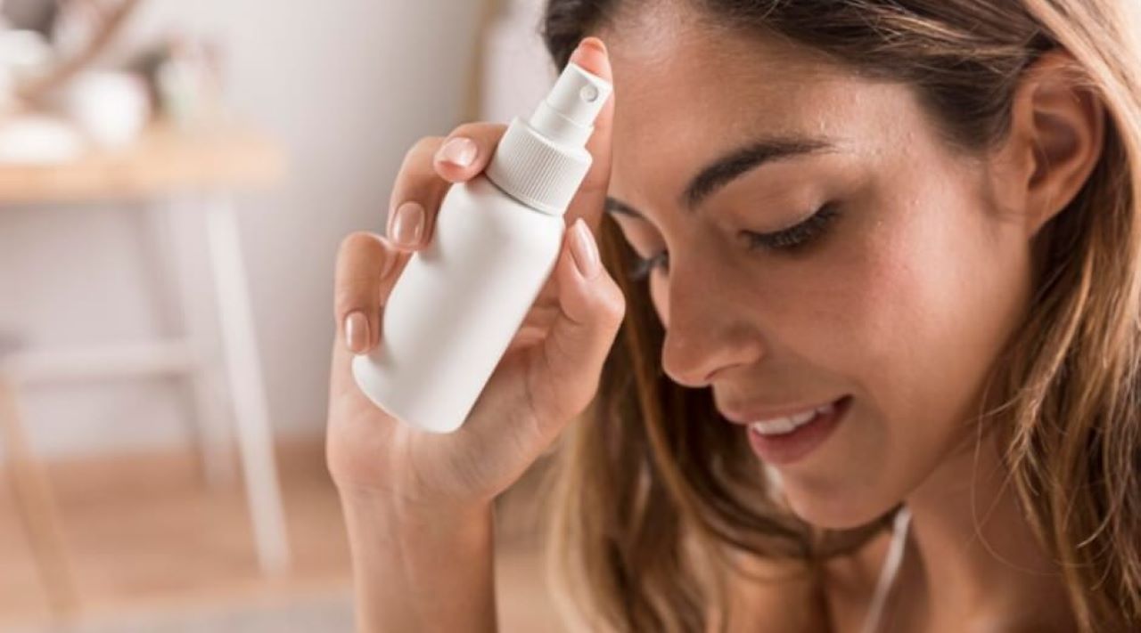 Ini Rekomendasi Toner Khusus untuk Kulit Kering Terbaik. Wajah jadi Lembap dan Glowing