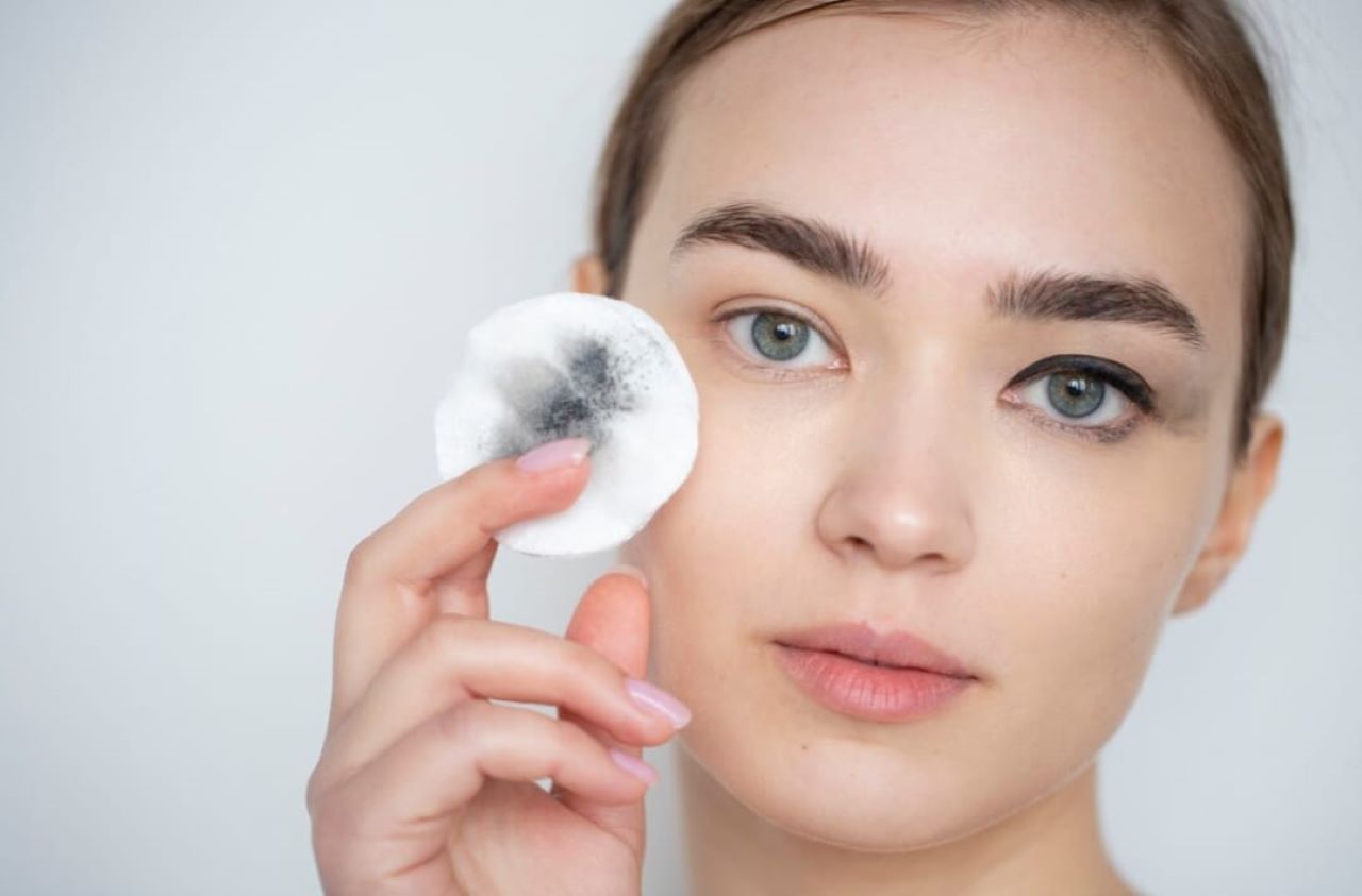 4 Rekomendasi Micellar Water Terbaik untuk Membersihkan Flek Hitam Membandel