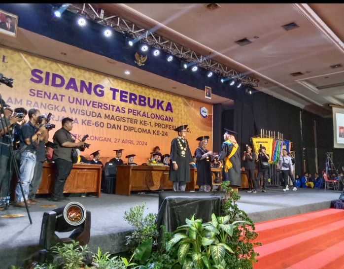 Unikal Mewisuda 490 Lulusan Program Magister, Profesi, Sarjana, Sarjana Terapan dan Diploma Periode April 2024