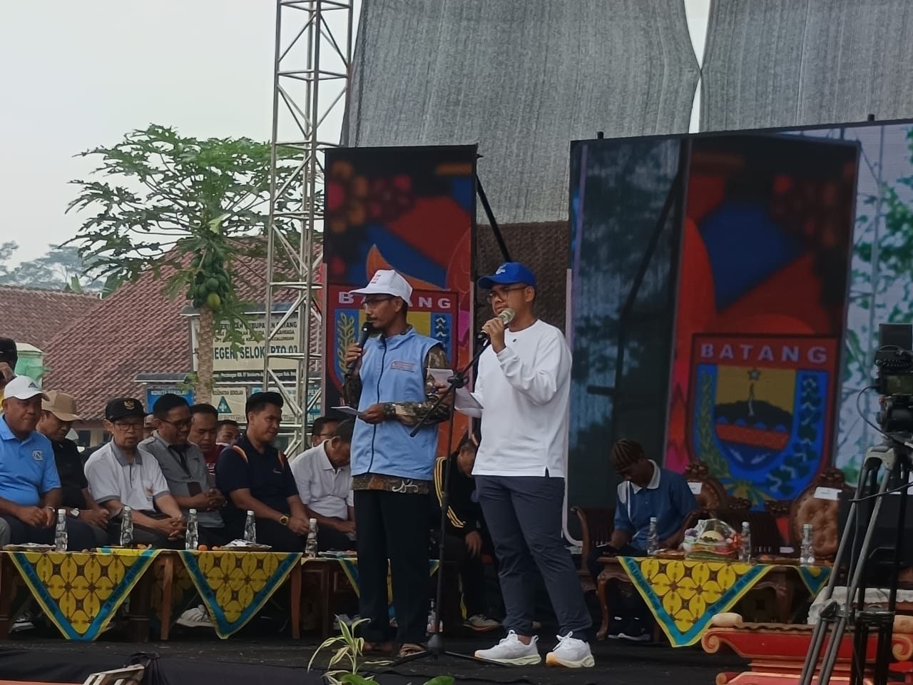 Gerak Cepat, Bupati Batang Turun Tangan Bantu Warga Sakit Tertahan di Malaysia