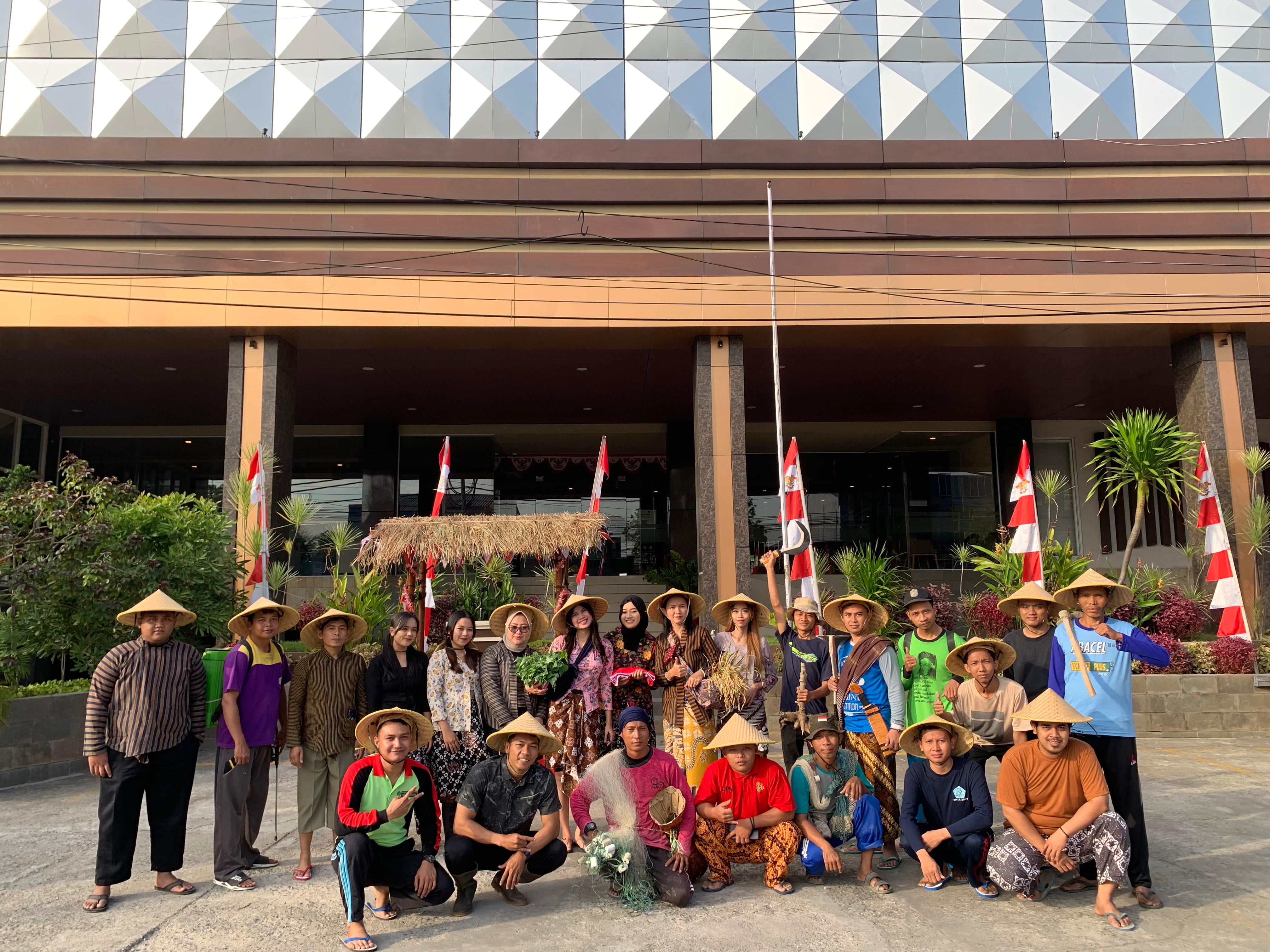 Grand Dian Hotel Gelar Upacara Kemerdekaan dengan Sentuhan Unik: Petani dan Nelayan Jadi Inspirasi