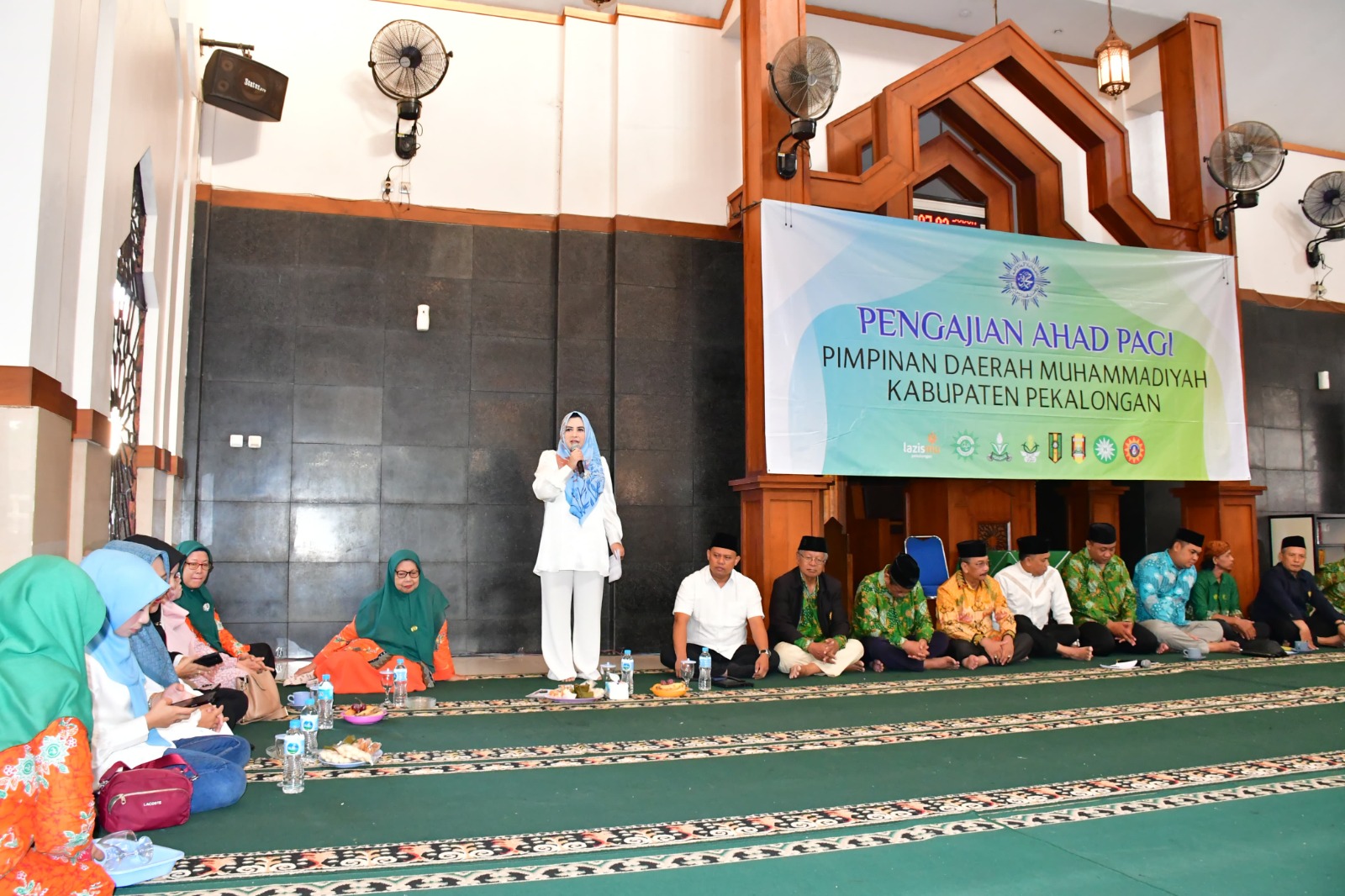 Bupati Fadia Arafiq Hadiri Pengajian Ahad Pagi, Tegaskan Pentingnya Silaturahmi dan Dukungan bagi Muhammadiyah