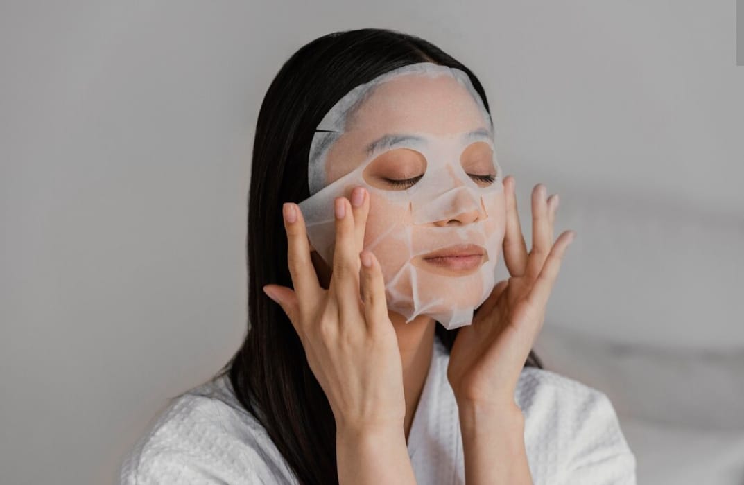 4 Rekomendasi Sheet Mask Pengecil Pori-Pori yang Bikin Mulus dan Glowing Dalam Sekali Pakai