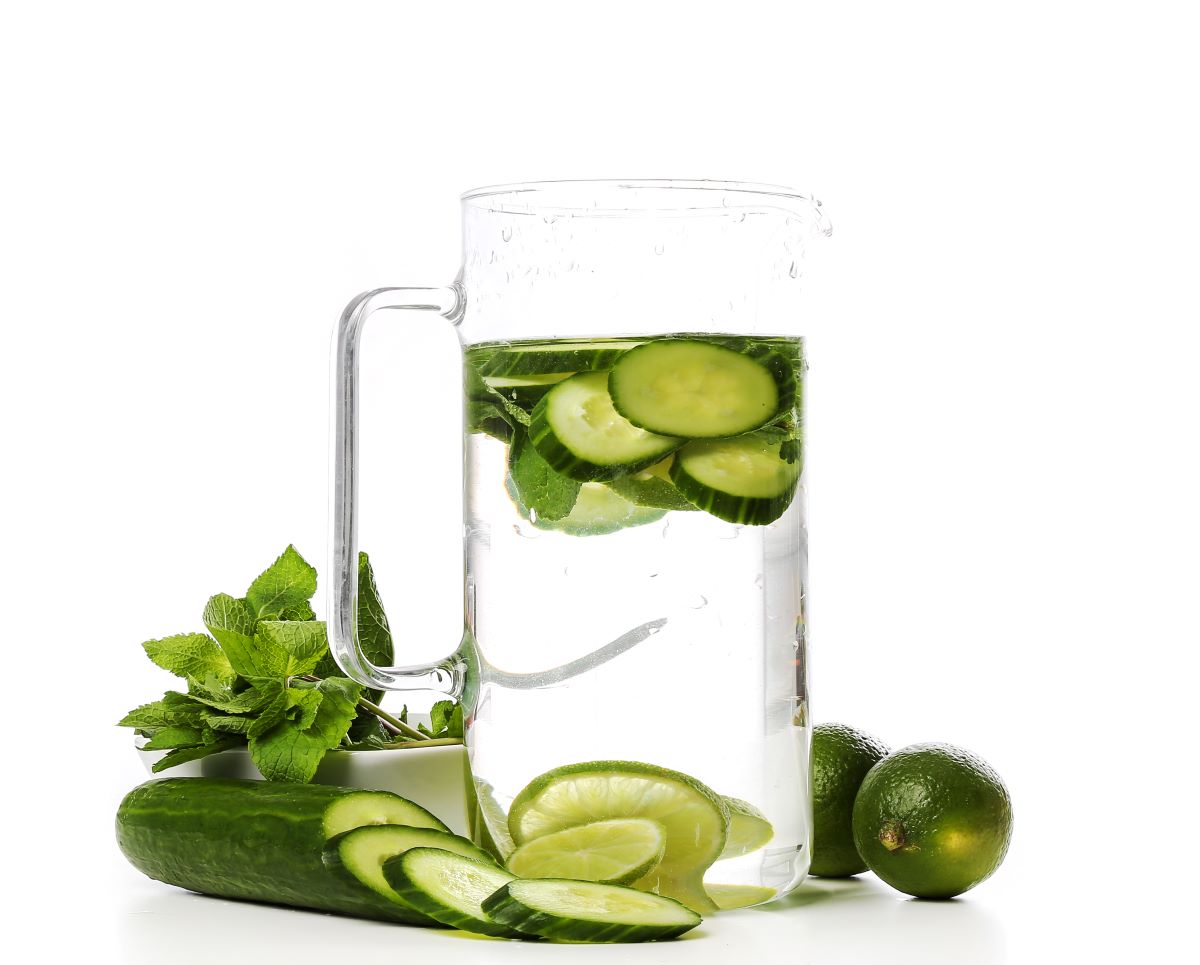 Sering Dijadikan Lalapan, Ternyata Infused Water Timun Bisa Bikin Badan Langsing! Masih Nggak Percaya? Begini 