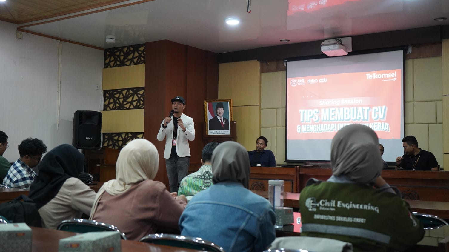 Telkomsel dan UNS Bekali Mahasiswa Hadapi Dunia Kerja Lewat Sharing Session