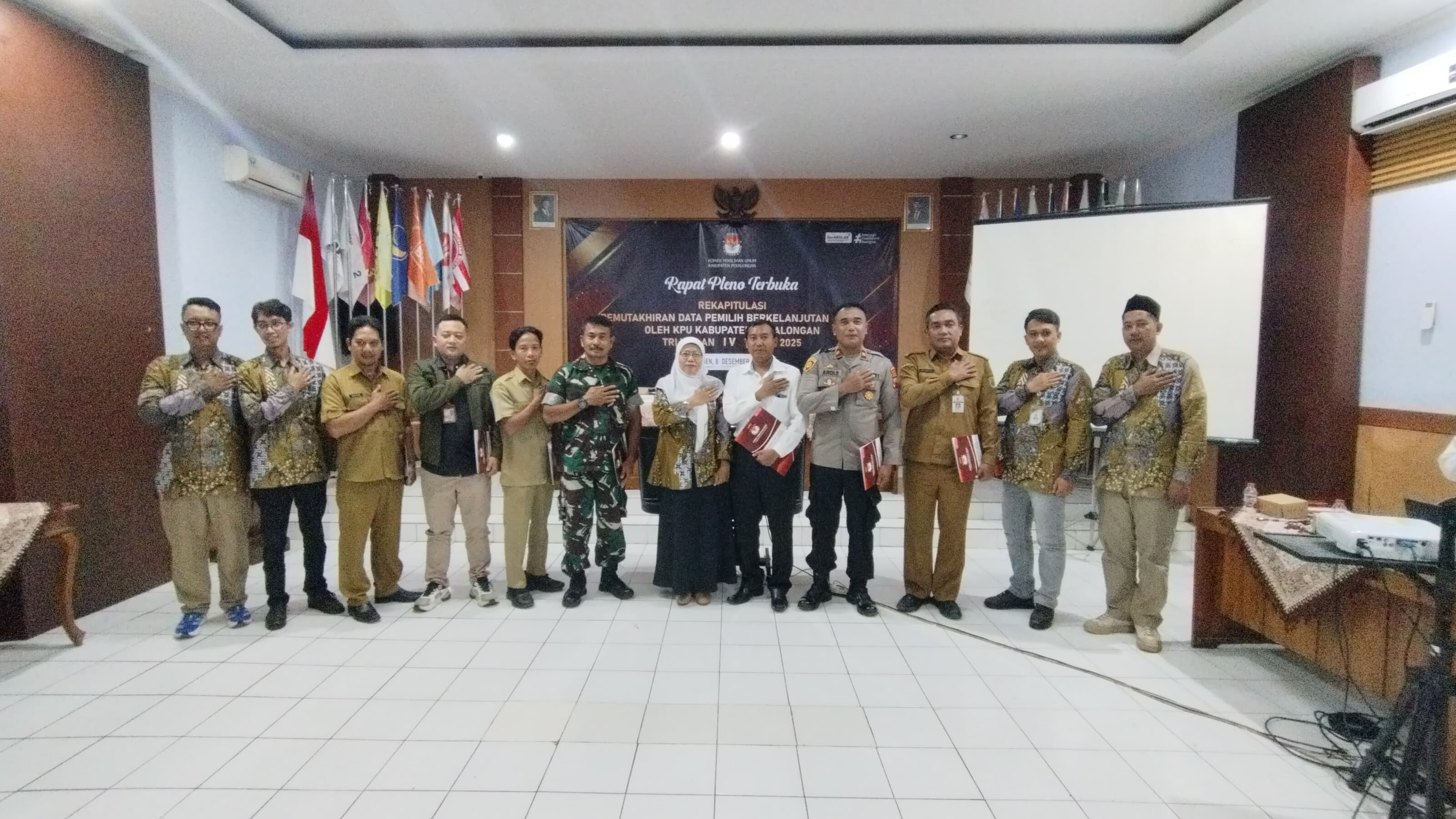 KPU Kabupaten Pekalongan Gelar Rapat Pleno Terbuka PDPB Triwulan IV Tahun 2025