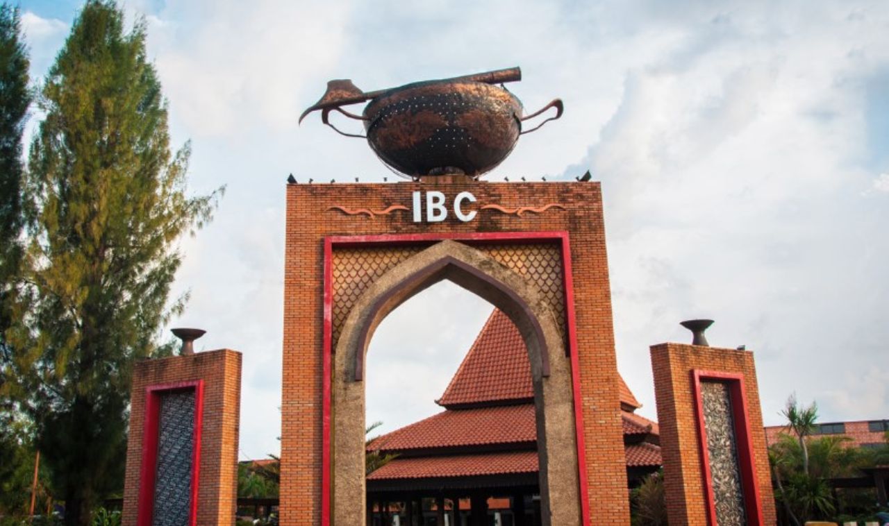 International Batik Center (IBC), Pusat Oleh-Oleh Batik Pekalongan yang Tidak Boleh Kamu Lewatkan!