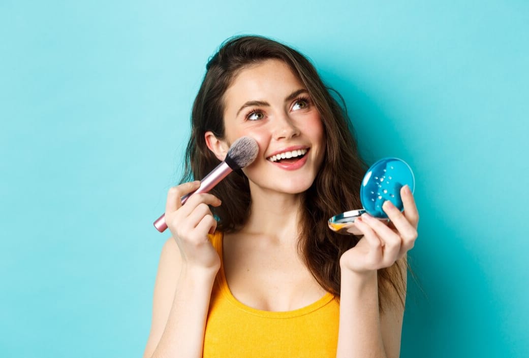 3 Rekomendasi Bedak Tahan Air dan Keringat Terjangkau, Make up jadi Anti Luntur