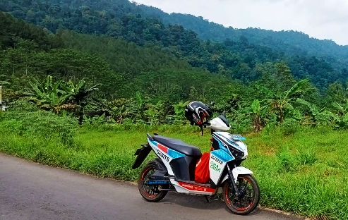 Pegiat Motor Listrik Pekalongan, Berbagi Tips Touring di Jalanan Pegunungan