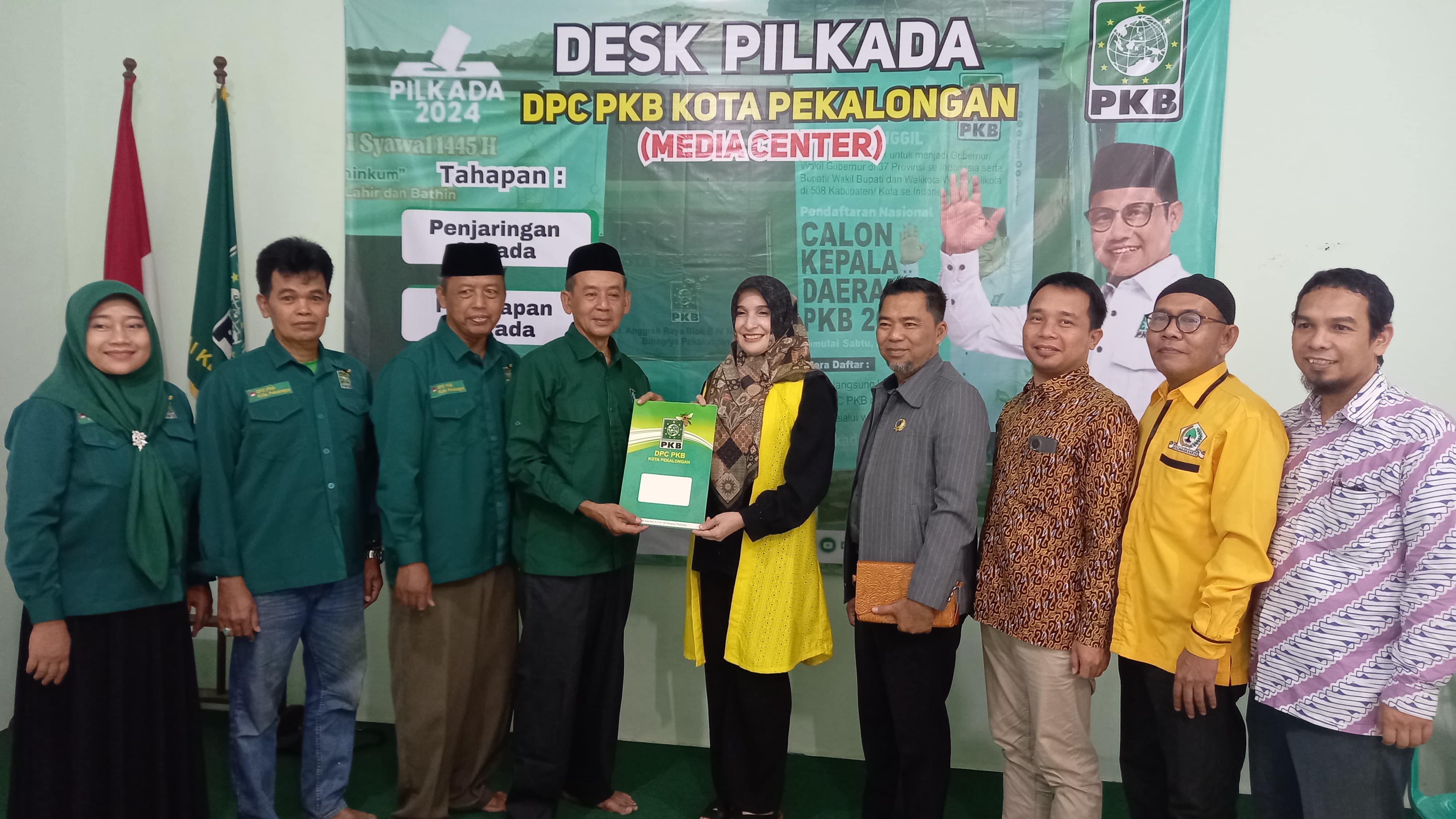 Ketua Partai Golkar Kota Pekalongan Balgis Diab Ambil Formulir Pendaftaran Bacawalkot di PKB