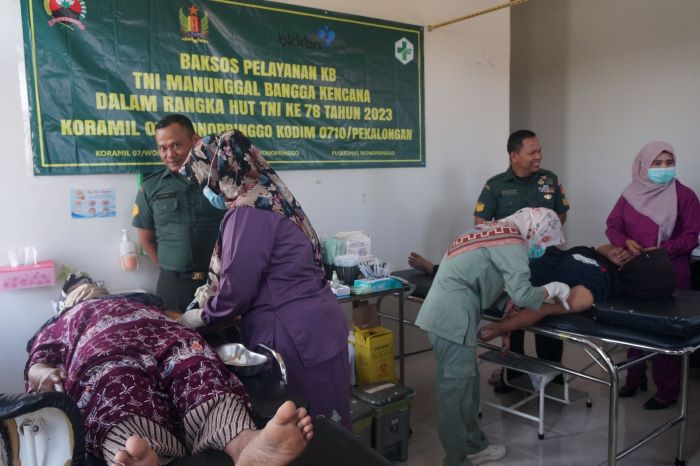 Sambut HUT TNI Ke-78, Kodim Pekalongan Gelar Pelayanan KB Gratis