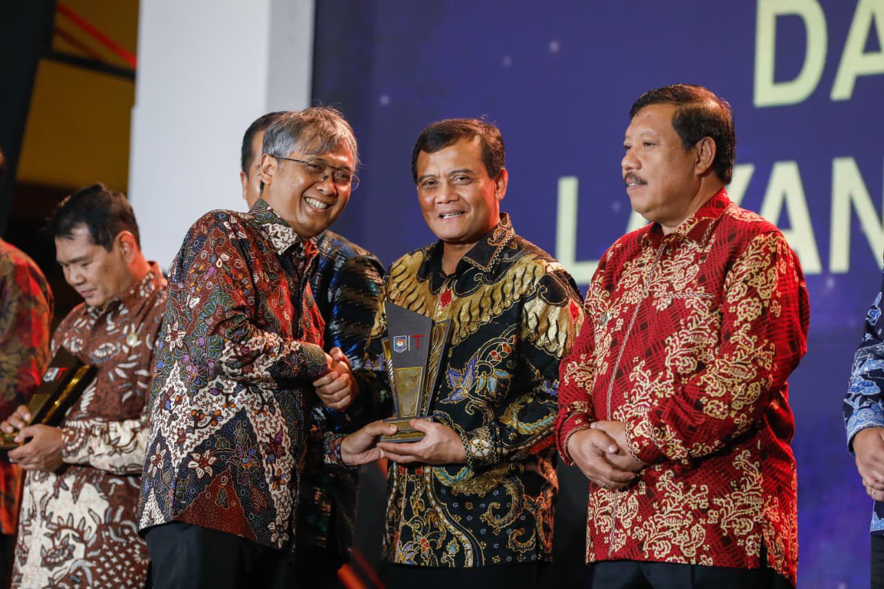 Berkat Kerja-Kerja Kolaboratif, Pemprov Jateng Raih Penghargaan Layanan Kesehatan Terbaik