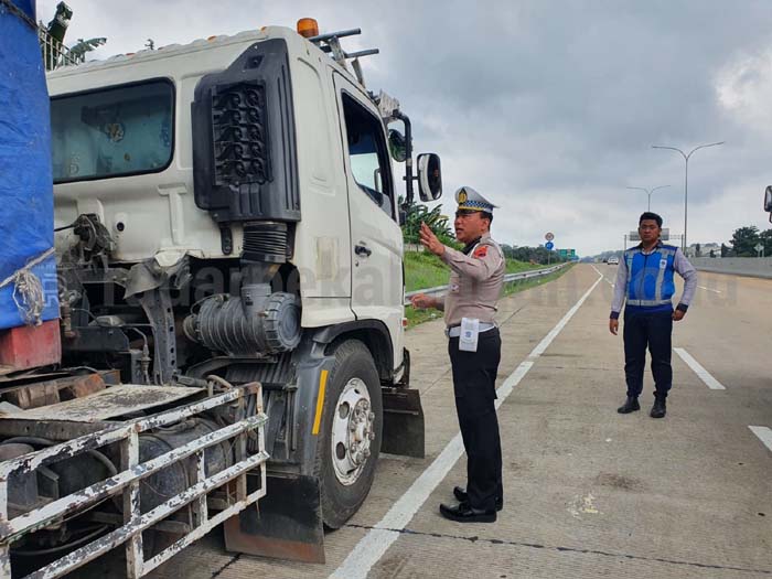 Ulah Sopir Truk Bikin Polisi Geram, Ternyata Ini Penyebabnya