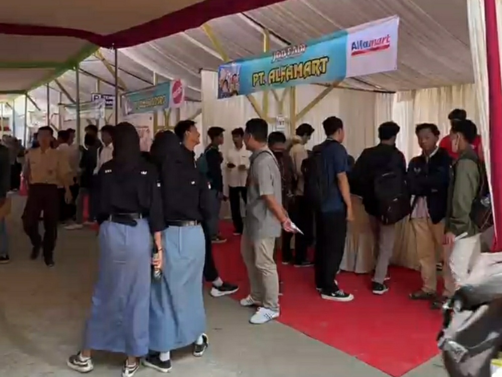 Perdana, Pencari Kerja Ramai Penuhi Jobfair SMK Negeri 1 Karangdadap.