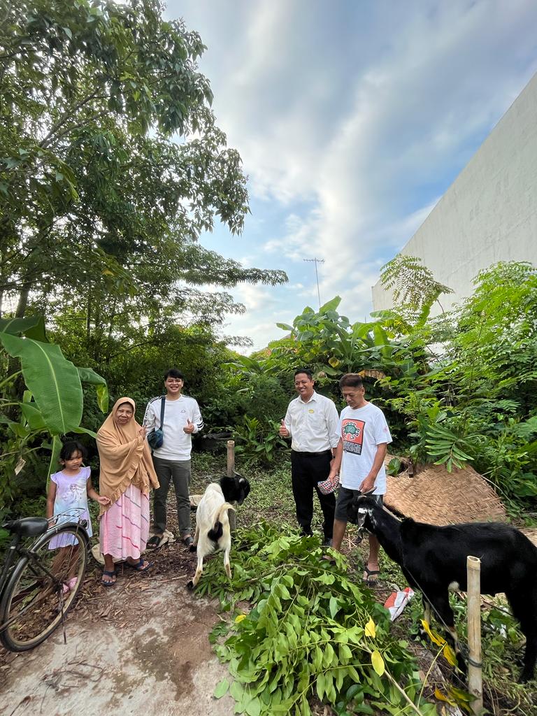 Hari Raya Idul Adha, Hotel Santika Pekalongan Galang Semangat Berbagi Salurkan Hewan Kurban