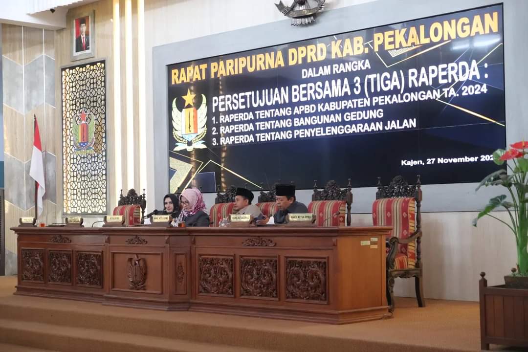 Bupati Pekalongan Fadia Arafiq dan DPRD Kabupaten Pekalongan Setujui 3 Raperda